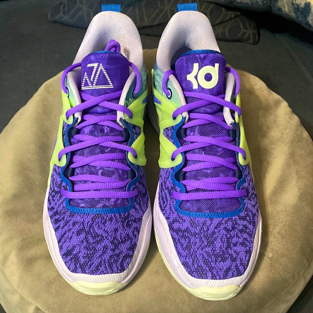 Nike Kevin Durant 15 new with box!!